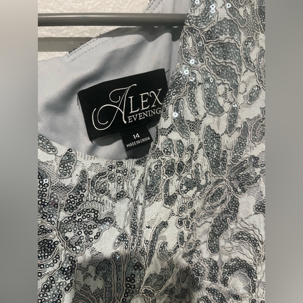 Alex Evenings Sequin Cap Sleeve Column Gown Sz 14 in light mint color - Picture 8 of 12